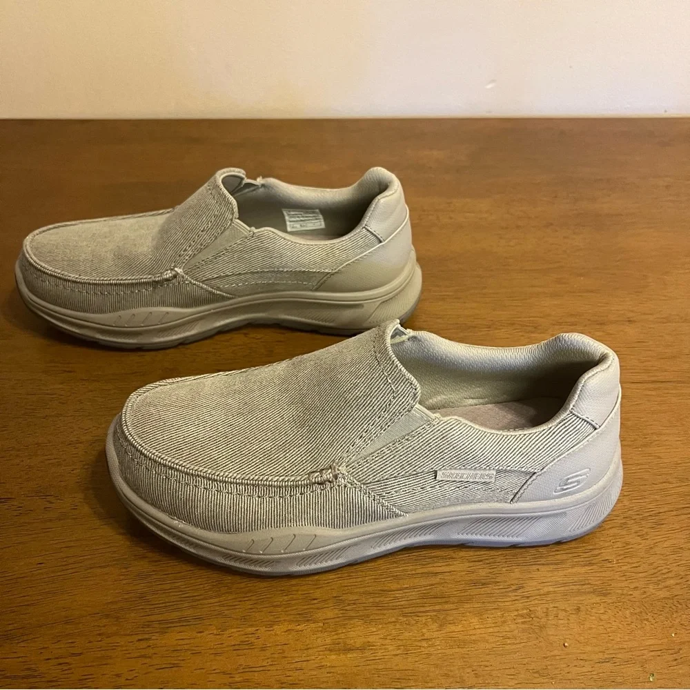 NEW - Skechers Men’s Relaxed Fit Cohegan Viera Taupe Casual slip-on loafer Siz…